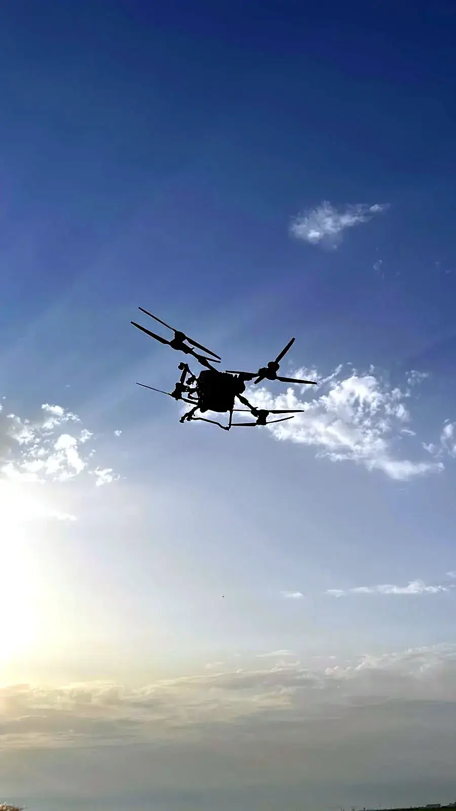 Nebulización de producto fitosanitario con dron sobre el cultivo