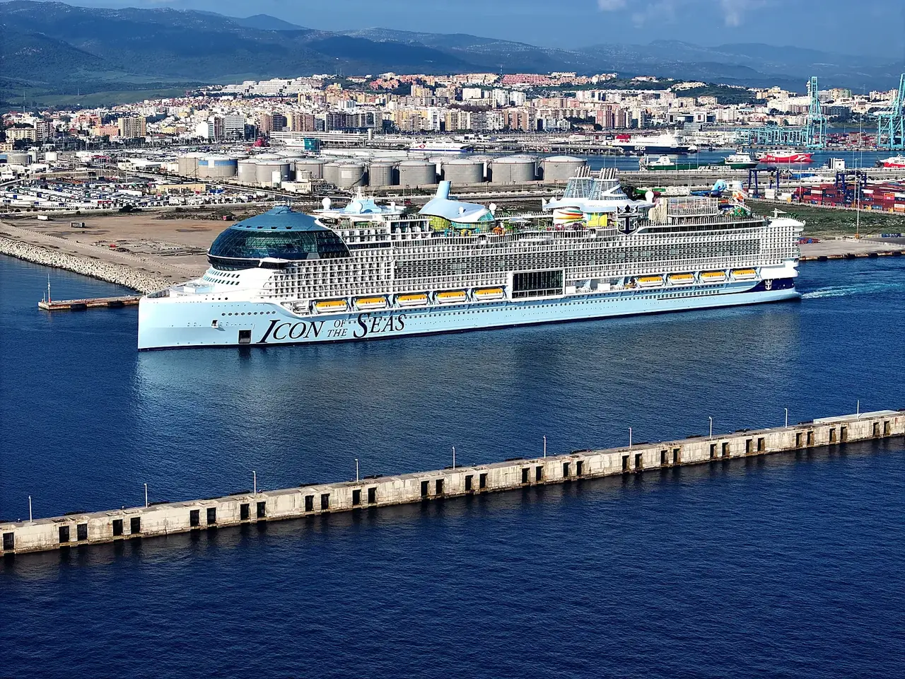 Vista aérea de la bahía de Algeciras tomada por DroneCádiz