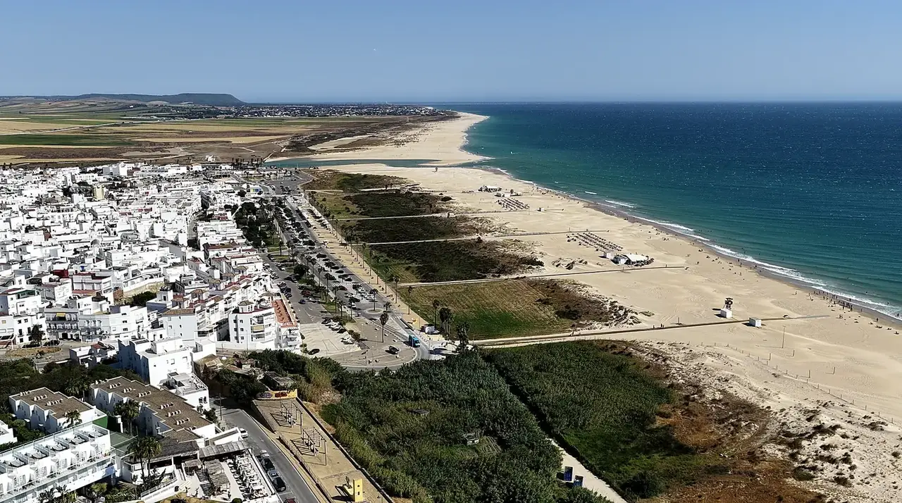 Fotografía aérea de playa - archivo DroneCádiz